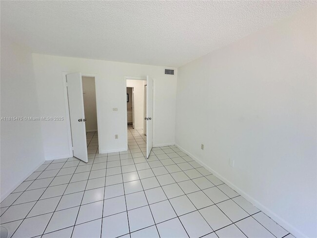 Building Photo - 505 NW 177th St