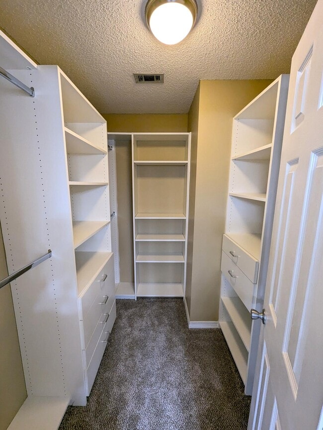 Building Photo - 2734 Augustus Rd