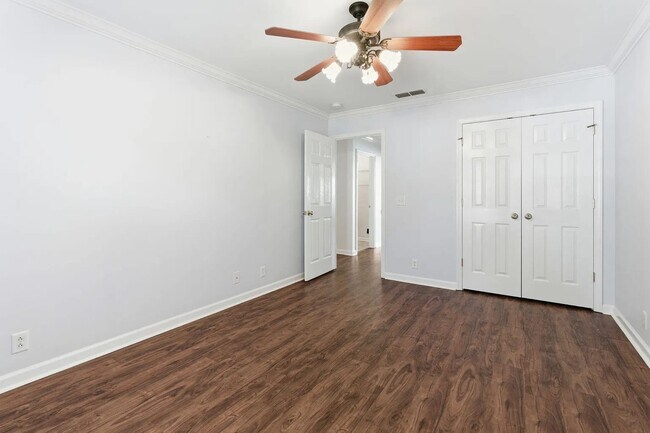 Building Photo - Waywood Drive