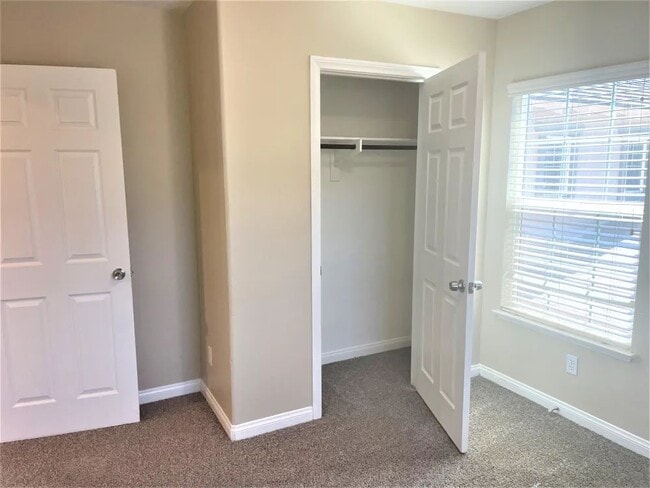 Building Photo - 12571 Chimney Rock Dr