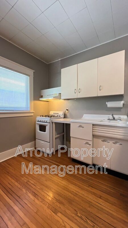 Building Photo - 1801 E Street