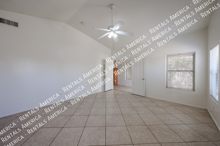 Building Photo - 13182 W Cypress St