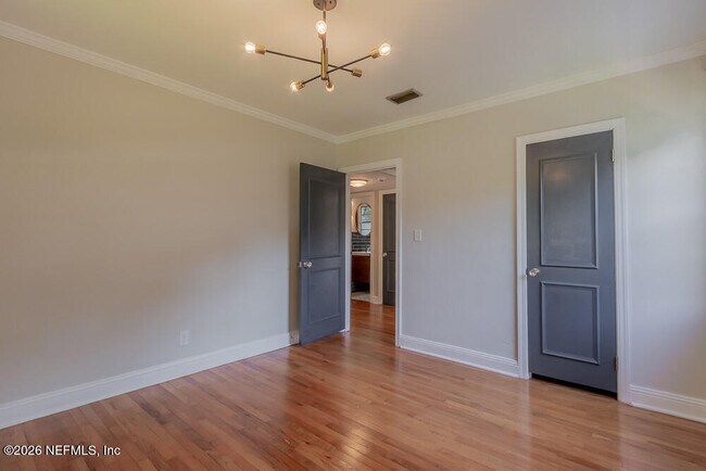 Building Photo - 1375 Menna St