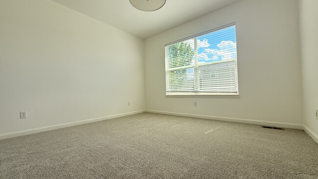 Building Photo - 8411 Briar Trace Dr