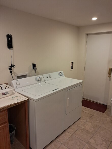 Building Photo - 8 Templar Ct