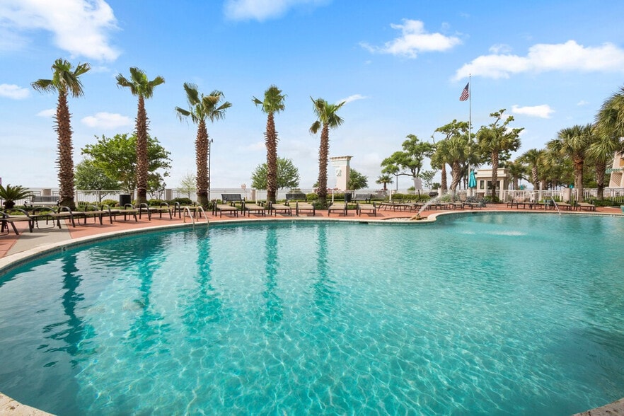 Building Photo - 2230 Beach Blvd