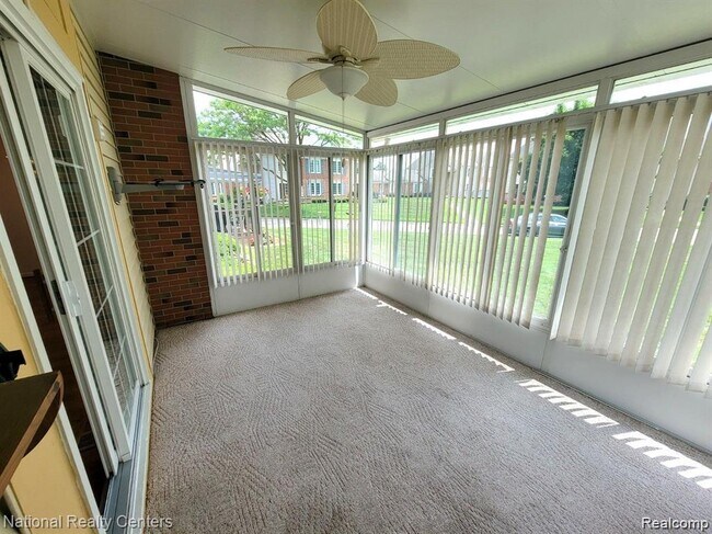Building Photo - 37485 Stonegate Cir