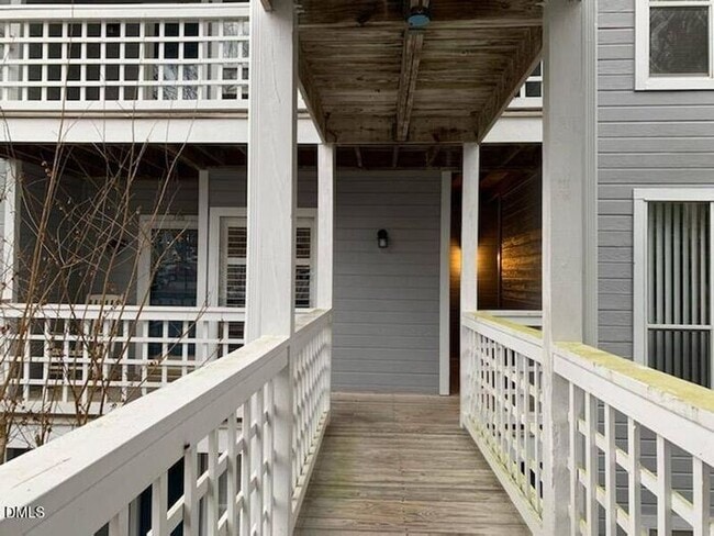 Building Photo - Awesome two-bedroom townhome!