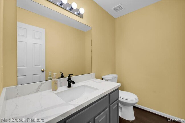 Building Photo - 107 Millstone Rd