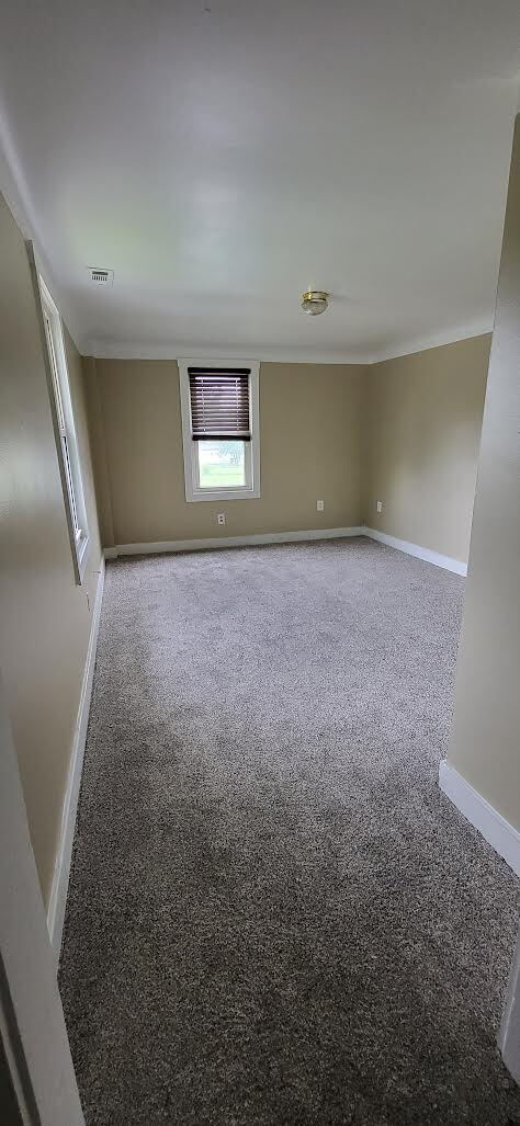 Building Photo - 2 Bedroom Apartment