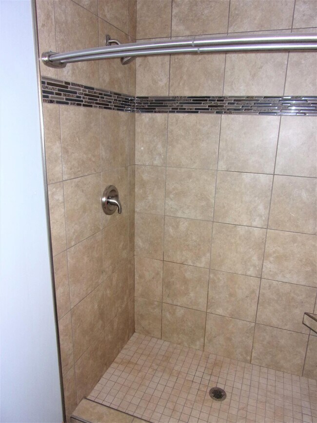 Building Photo - 1435 Pheasant Run Dr