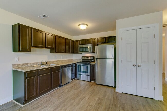 Building Photo - TWO BEDROOM UNIT FOR REDUCED RENTAL RATE.