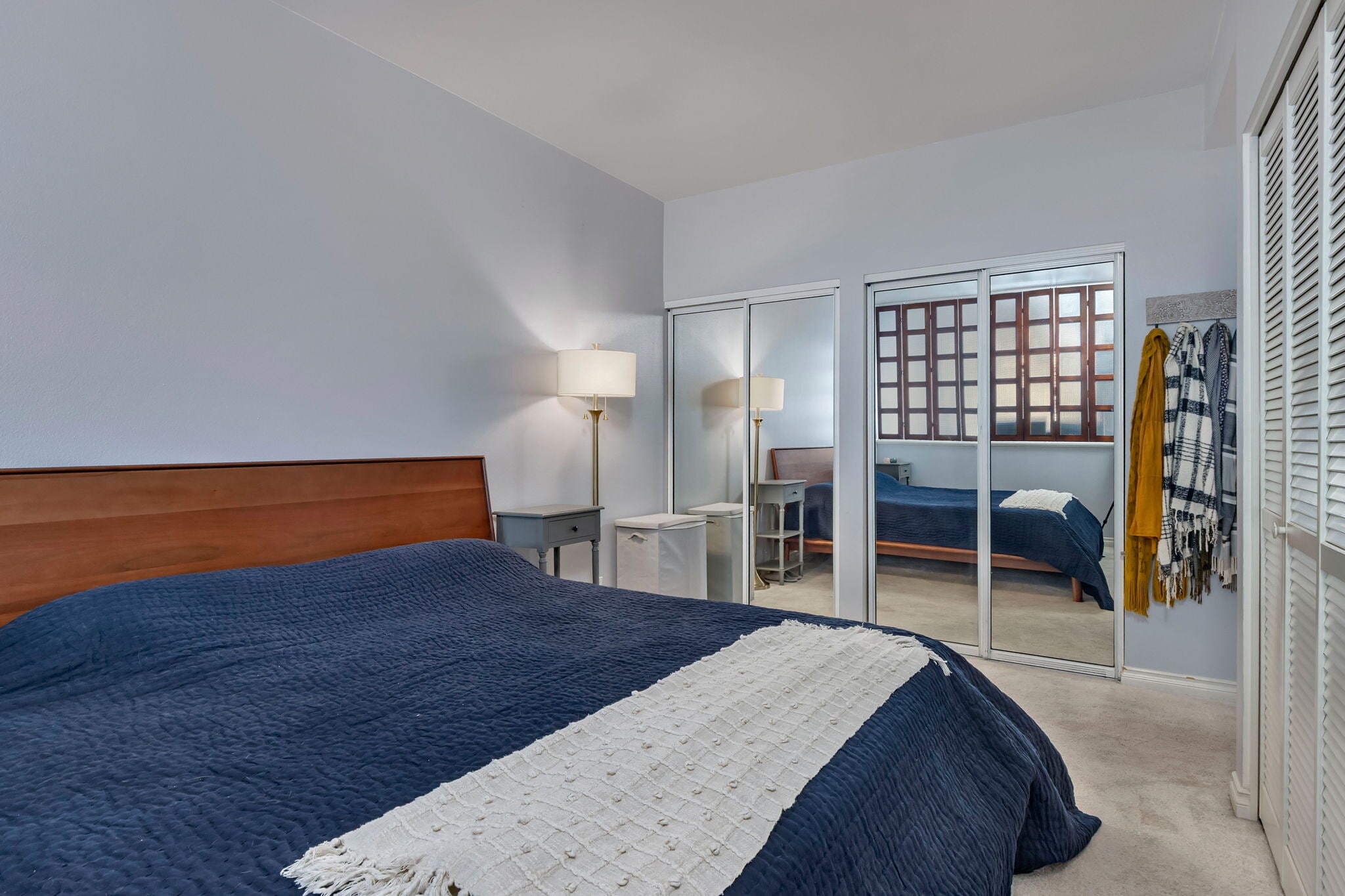 Building Photo - 618 NW 12th Ave