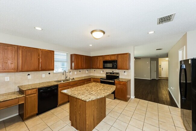 Building Photo - 3617 Clydesdale Dr