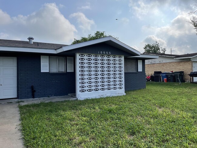 Building Photo - 10666 Emmord Loop