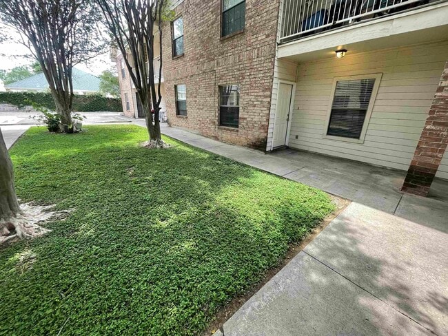 Building Photo - 511 Shiloh Dr