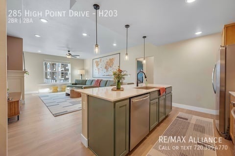 Building Photo - 285 High Point Dr