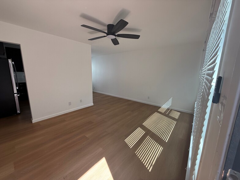 Entrance/Living Room - 612 El Redondo Ave