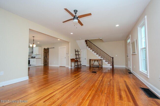 Building Photo - 6209 Applegate Ln