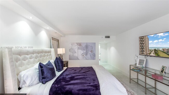 Building Photo - 1920 S Ocean Dr