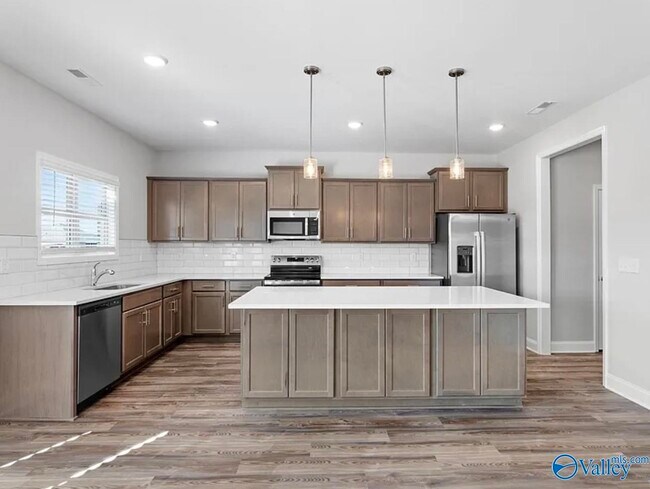 Building Photo - 142 Ivy Vine Dr