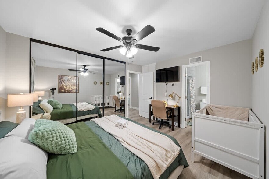 Building Photo - 9827 San Diego St