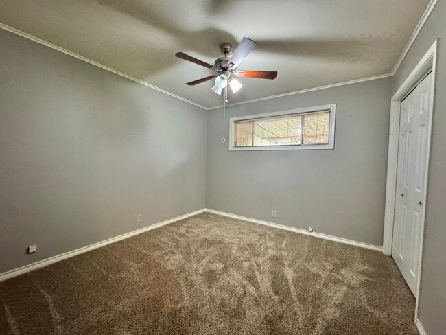Building Photo - For Rent – Spacious Home Next to Spring Lake Park!
