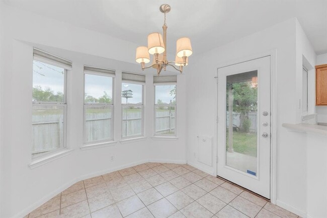 Building Photo - 1708 Royal Ascot Dr