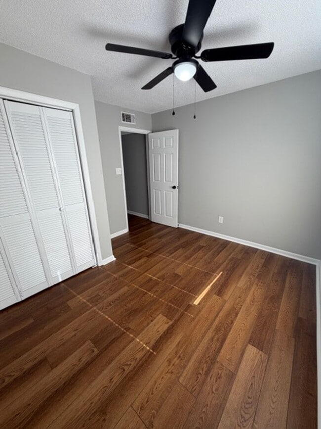 Building Photo - 142 Stoneridge Dr