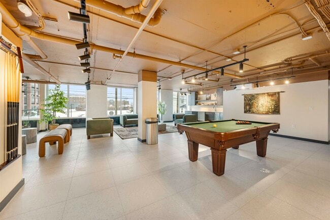 Building Photo - 1 Mallory Ave