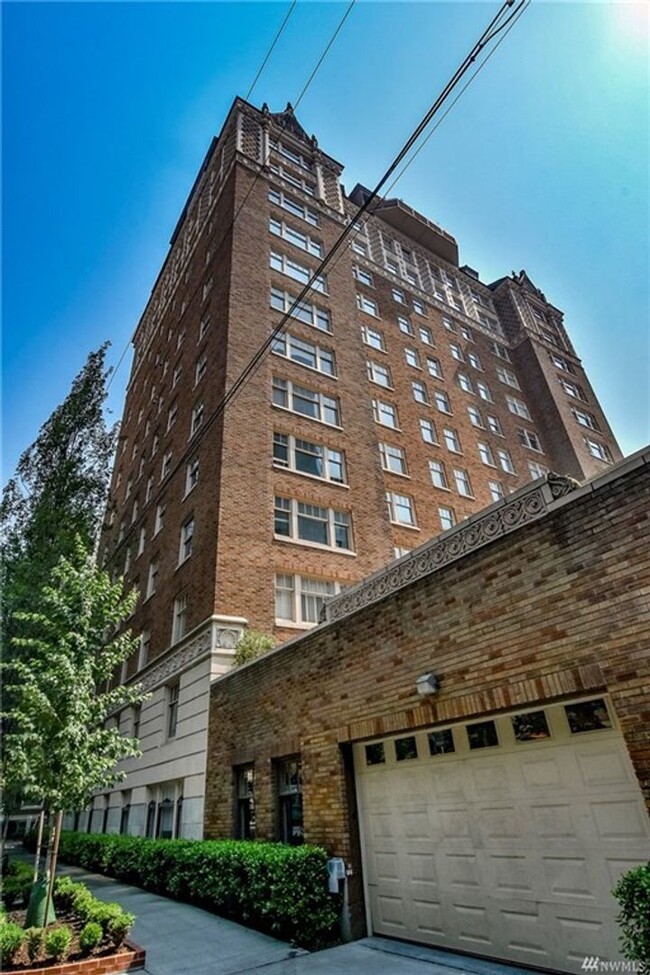 Building Photo - The Gainsborough Condo's