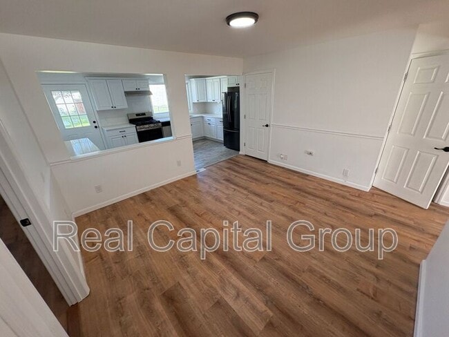 Building Photo - *E1/26* 117-119 Odell St