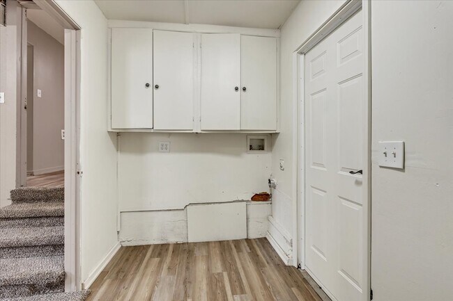 Building Photo - 1536 SW 52nd St
