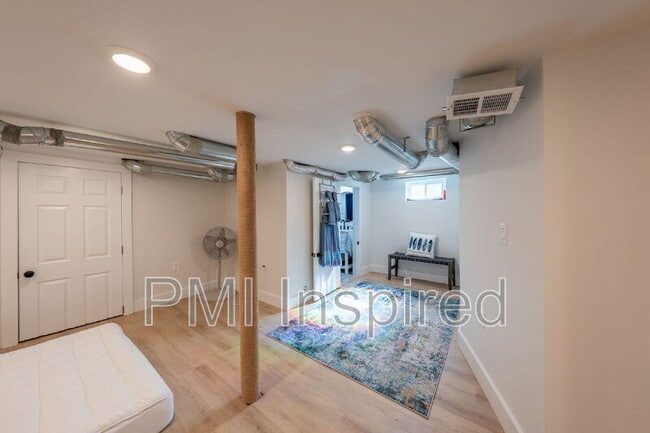 Building Photo - 1100 Langford St