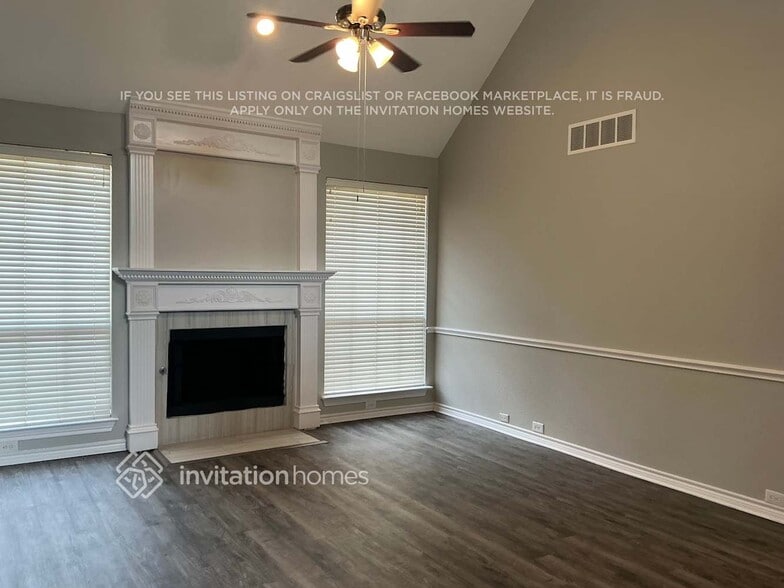 Building Photo - 2121 London Dr