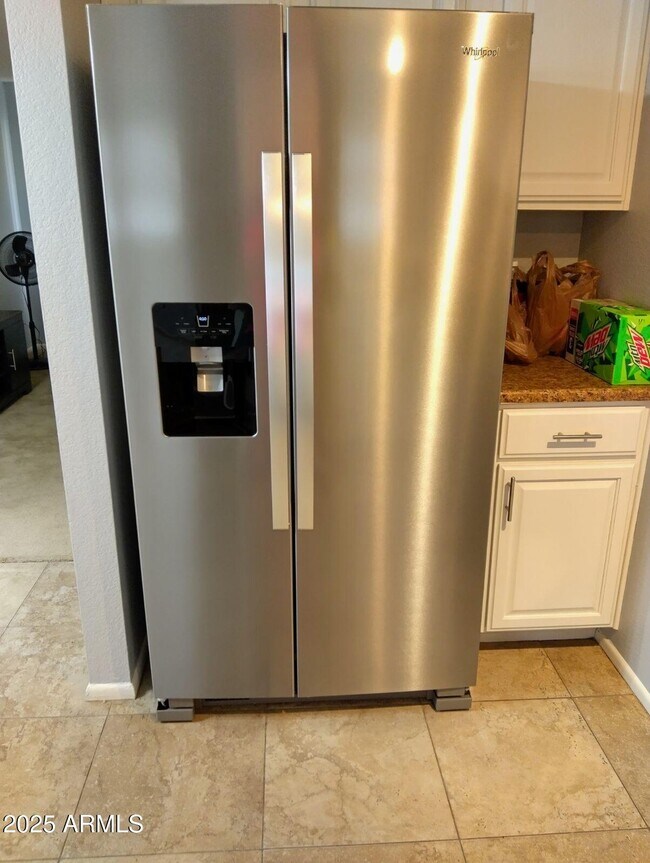 Building Photo - 10421 W Puget Ave