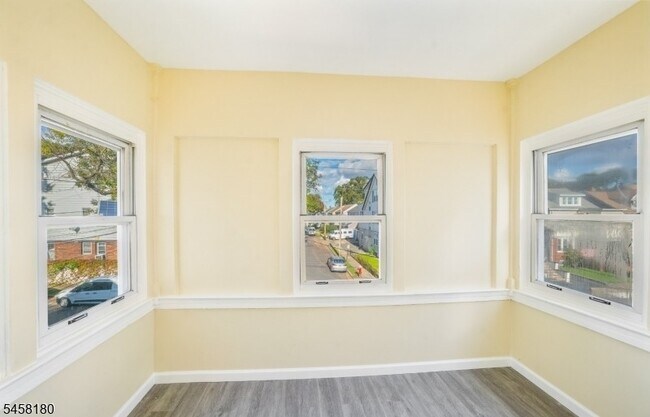 Building Photo - 286 Williamson Ave