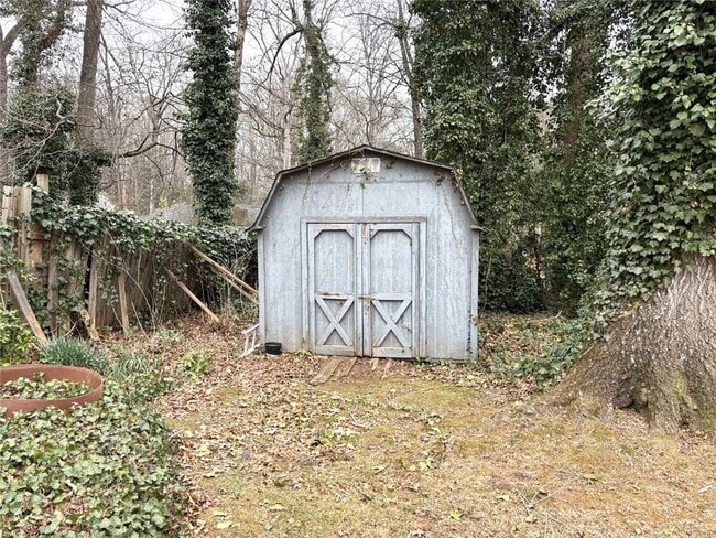 Building Photo - 558 Dorsey Cir SW