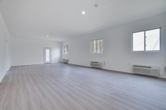 Building Photo - 9161 Brandywine Dr