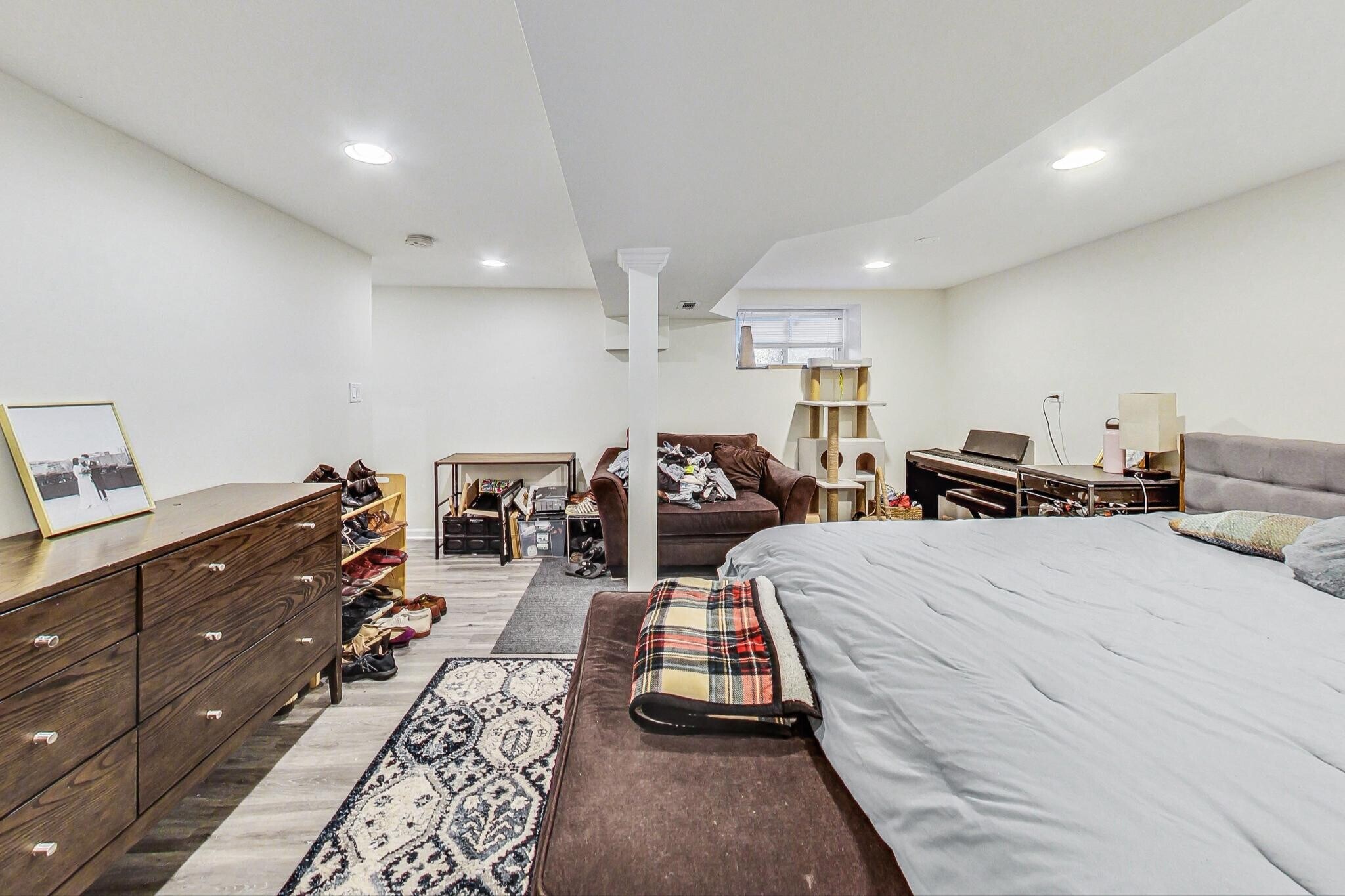 Building Photo - 2700 N Artesian Ave