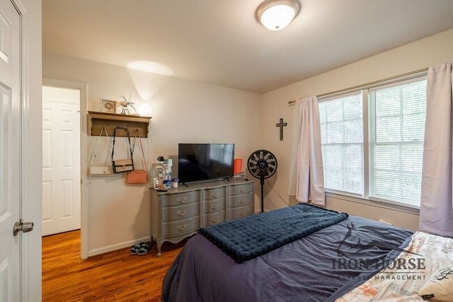 Building Photo - 2021 S Lumpkin St