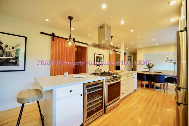 Building Photo - 22 Madrone Ct