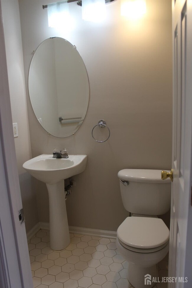 Building Photo - 53 Giera Ct
