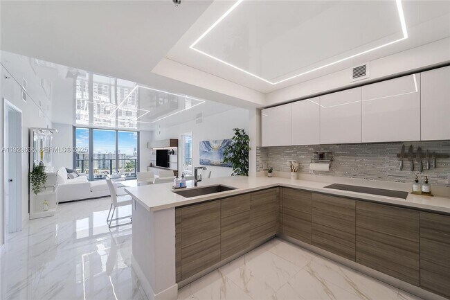 Building Photo - 300 Sunny Isles Blvd