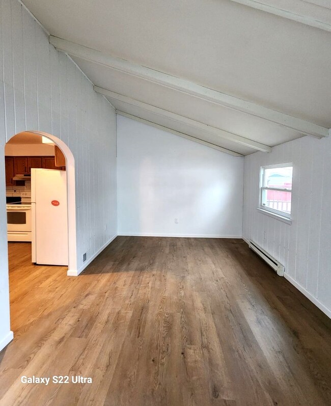 Building Photo - Spacious 3 Bedroom 2.5 Bath Townhome for RENT