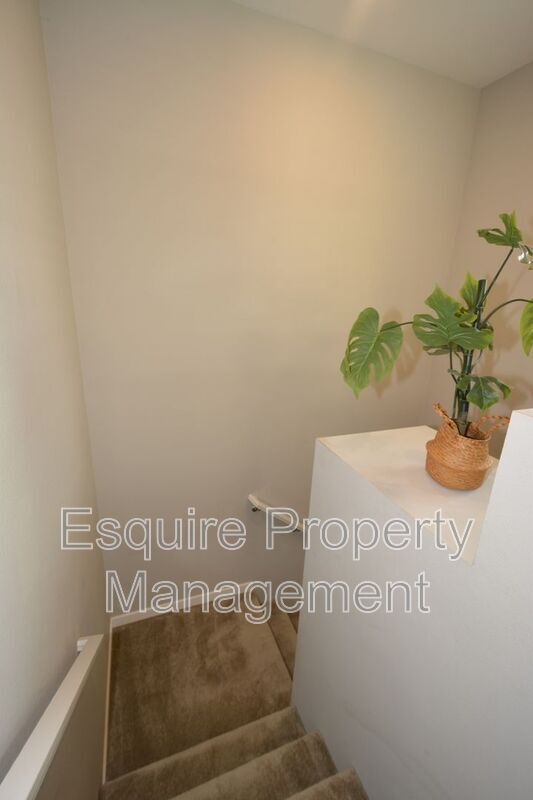 Building Photo - 643 Winchester Dr