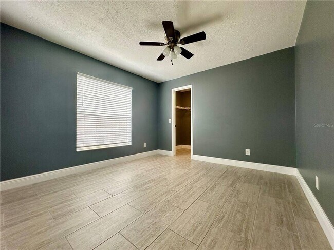 Building Photo - 1516 Crosswind Cir