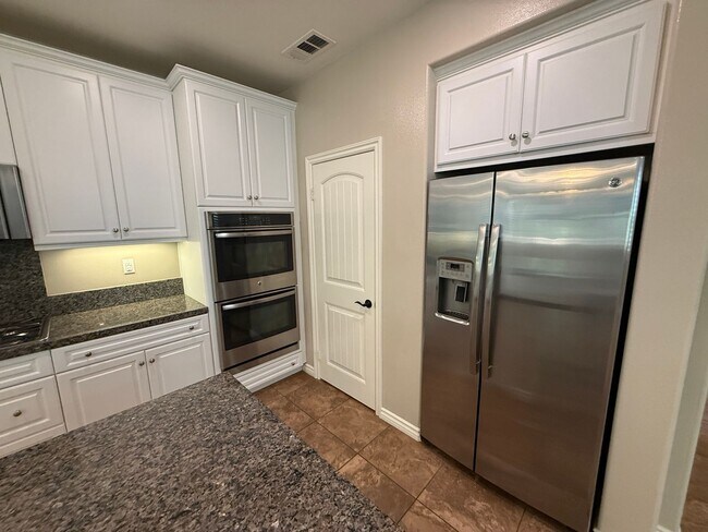 Building Photo - Stunning 4-Bedroom Home with Solar, EV Charger, and a Loft in Valencia