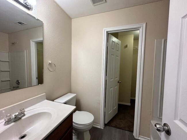 Building Photo - 12411 Avens Arbor