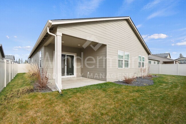Building Photo - Welcome to this stunning 4-bedroom, 2-bathroom home located in the heart of Spokane, WA.